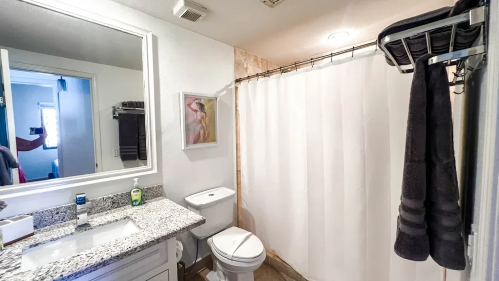 rocky-point-owner-direct-princesa-b509-sandy-beach-oceanfront-bathroom