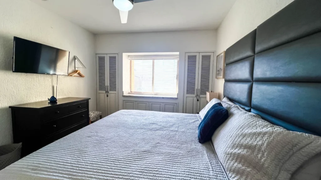 rocky-point-owner-direct-princesa-b509-sandy-beach-oceanfront-bedroom-view